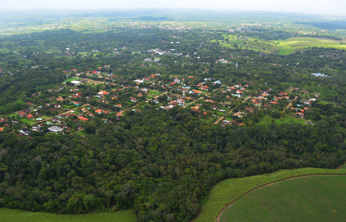 Trecho da APA Aldeia-Beberibe. Por ser uma &aacute;rea de uso sustent&aacute;vel, &eacute; poss&iacute;vel construir edifica&ccedil;&otilde;es em seu interior. Foto: D&eacute;bora Crispim/Divulga&ccedil;&atilde;o/