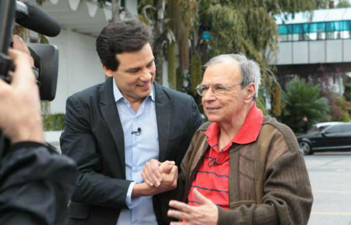 Em 2016, Gil ganhou uma homenagem de Celso Portiolli no SBT/Alterosa. Foto: SBT/Divulgação/ Em 2016, Gil ganhou uma homenagem de Celso Portiolli no SBT/Alterosa. Foto: SBT/Divulgação/