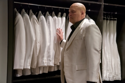 Wilson Fisk passa a adotar nesta temporada o visual consagrado do personagem nos quadrinhos. Foto: Netflix/Divulgação