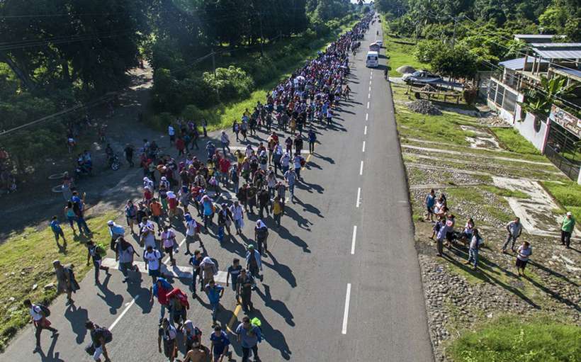 Milhares de migrantes de Honduras se dirigem em caravana para os EUA. Foto: PEDRO PARDO / AFP/ Milhares de migrantes de Honduras se dirigem em caravana para os EUA. Foto: PEDRO PARDO / AFP/