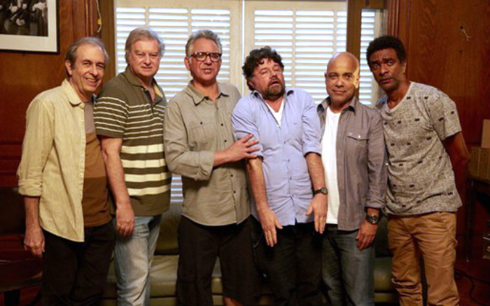 Beto Silva, Hubert Aranha, Marcelo Madureira, Claudio Manoel e Helio de la Peña em foto de 2016. Foto: Guto Costa / Multishow / Divulgação/ Beto Silva, Hubert Aranha, Marcelo Madureira, Claudio Manoel e Helio de la Peña em foto de 2016. Foto: Guto Costa / Multishow / Divulgação/