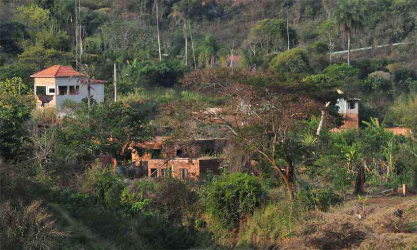 Vista atual do distrito de Bento Rodrigues, destruído pela lama de rejeitos da Barragem do Fundão. Foto: Gladyston Rodrigues/EM/DA Press/ Vista atual do distrito de Bento Rodrigues, destruído pela lama de rejeitos da Barragem do Fundão. Foto: Gladyston Rodrigues/EM/DA Press/
