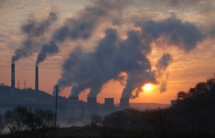 Segundo a OMS, 91% dos habitantes do planeta respiram ar contaminado, o que provoca 7 milhões de mortes a cada ano. Foto: Reprodução/Shutterstock/ Segundo a OMS, 91% dos habitantes do planeta respiram ar contaminado, o que provoca 7 milhões de mortes a cada ano. Foto: Reprodução/Shutterstock/