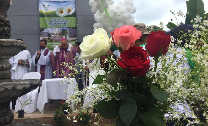 A celebração no Cemitério de Santo Amaro será comandada por Dom Fernando Saburido. Foto: Anamaria Nascimento/DP./ A celebração no Cemitério de Santo Amaro será comandada por Dom Fernando Saburido. Foto: Anamaria Nascimento/DP./