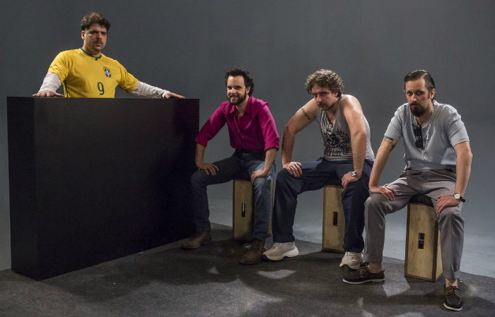 Rogerinho do Ingá (Caíto Mainier), Maurílio dos Anjos (Raul Chequer), Julinho da Van (Leandro Ramos) e Renan (Daniel Furlan), os integrantes do Choque de Cultura. Foto: Arthur Menine/Globo/ Rogerinho do Ingá (Caíto Mainier), Maurílio dos Anjos (Raul Chequer), Julinho da Van (Leandro Ramos) e Renan (Daniel Furlan), os integrantes do Choque de Cultura. Foto: Arthur Menine/Globo/