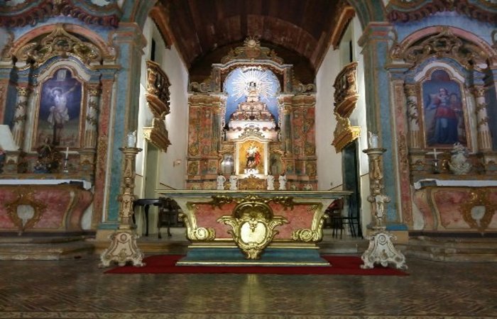 As obras barrocas presentes nele enaltecem a arte sacra, sendo estas de grande valor cultural. Foto: Igreja de Nossa Senhora do Amparo/Arquivo