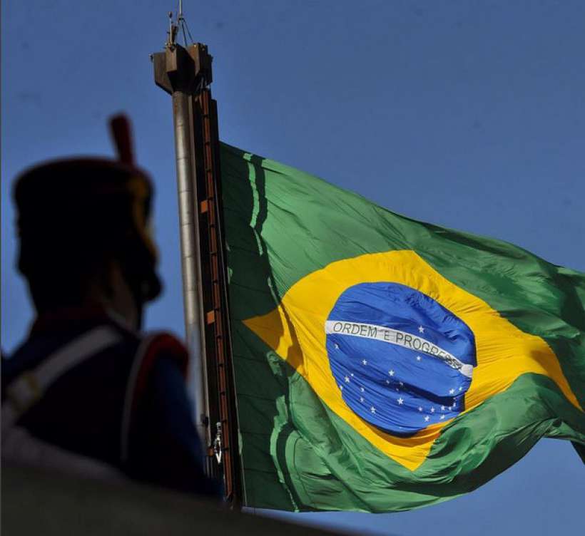 A maior Bandeira Nacional fica na Praça dos Três Poderes: 280 m². Foto: Minervino Junior/CB/D.A Press/ A maior Bandeira Nacional fica na Praça dos Três Poderes: 280 m². Foto: Minervino Junior/CB/D.A Press/