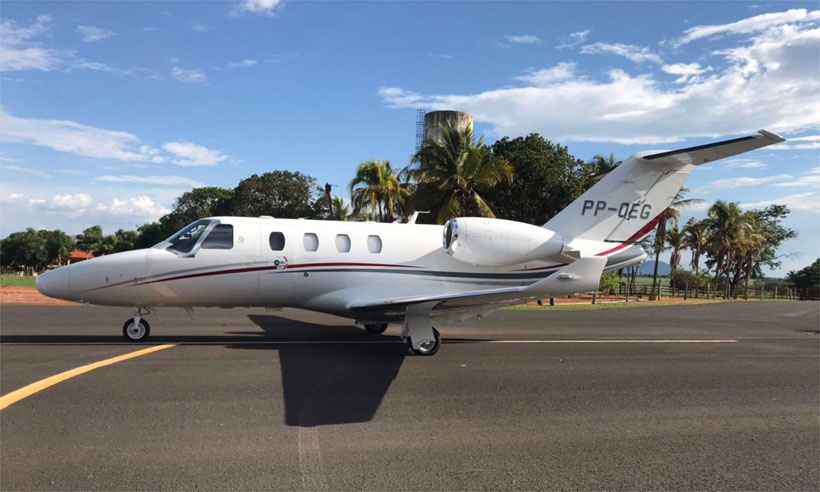 Foto que circula nas redes sociais mostra aeronave envolvida no acidente Foto: Reprodução da internet/WhatsApp