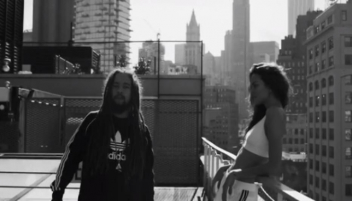 Barbara Fialho e Jo Mersa Marley durante gravação do clipe da música 'Um Beijo'. Foto: Reprodução/Instagram/ Barbara Fialho e Jo Mersa Marley durante gravação do clipe da música 'Um Beijo'. Foto: Reprodução/Instagram/