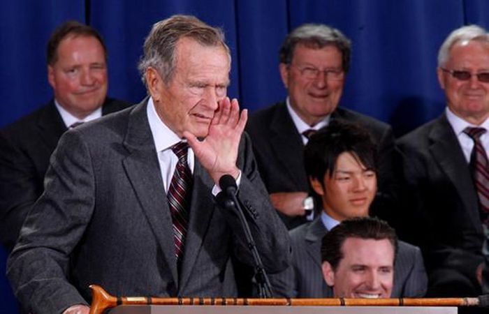 Destaque do governo de Bush pai, entre 1989 e 1993, foi intervenção dos Estados Unidos durante a Guerra do Golfo, no Iraque (Foto: Reprodução)/ Destaque do governo de Bush pai, entre 1989 e 1993, foi intervenção dos Estados Unidos durante a Guerra do Golfo, no Iraque (Foto: Reprodução)/