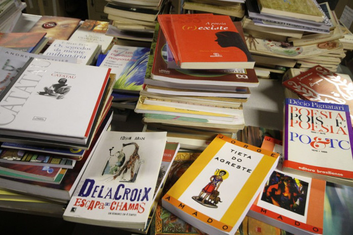 Os dados são da pesquisa Retratos da Leitura no Brasil (2016), que diz que 44% da população não lê e 30% nunca comprou um livro.Foto: Cido Marques/ FCC/ Os dados são da pesquisa Retratos da Leitura no Brasil (2016), que diz que 44% da população não lê e 30% nunca comprou um livro.Foto: Cido Marques/ FCC/