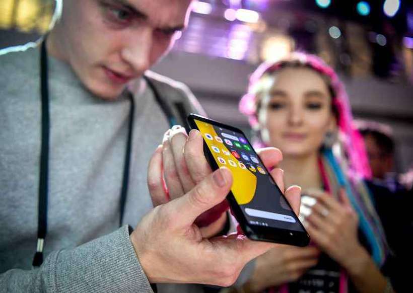 O primeiro smartphone Yandex, apresentado à imprensa nesta quarta, estará disponível a partir de quinta-feira na Rússia. Foto: Arquivo/AFP/