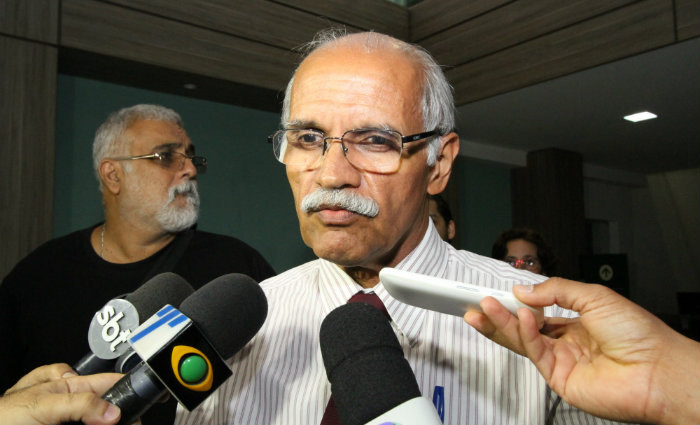 Cláudio Amaro já teve o diploma cassado em abril desse ano pelo Cremepe. Foto: Nando Chiapetta/DP/