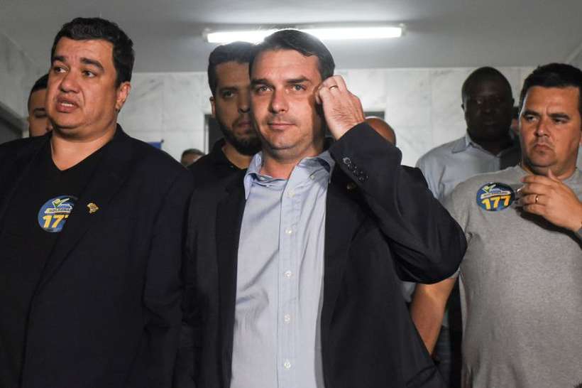 Flávio Bolsonaro disse que há suspeitas nas movimentações financeiras de outros partidos. Foto: Fábio Teixeira/AFP