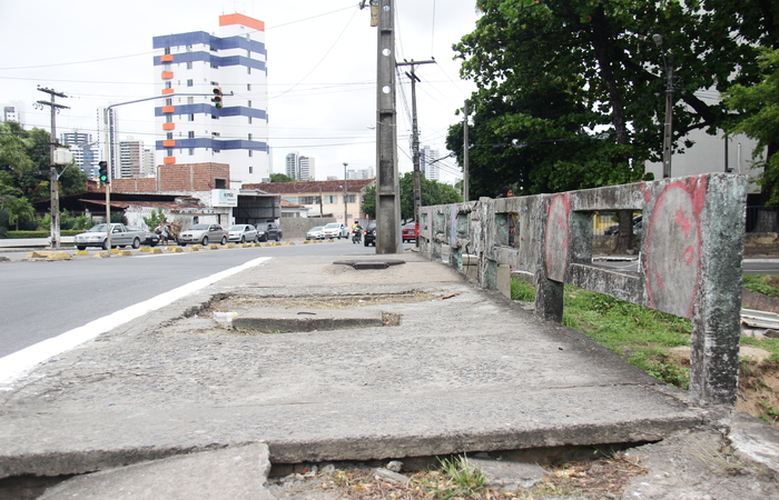 Mudanças consistem em eliminar giros à esquerda existentes no cruzamento da Avenida Professor José dos Anjos com a Estrada Velha de Água Fria - Foto: Karina Morais/Esp.DP/