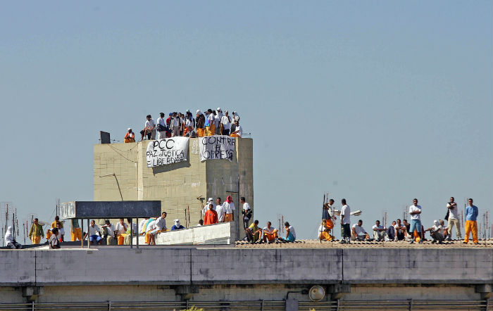 Imagem de 14 de maior de 2006, da Penitenciária de Junqueirópolis, no interior de São Paulo, tomada por detentos ligados ao PCC. Foto: Alex Silva/Estadão Conteúdo. () Imagem de 14 de maior de 2006, da Penitenciária de Junqueirópolis, no interior de São Paulo, tomada por detentos ligados ao PCC. Foto: Alex Silva/Estadão Conteúdo./