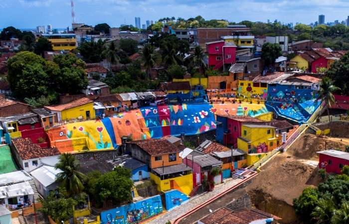 A ação ainda contou com a realização de workshops com 100 famílias.
