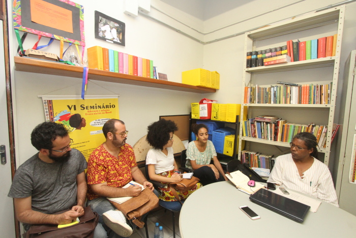O Núcleo de Estudos Afro-Brasileiros (Neab) da UFPE se tornou uma espécie de QG para discutir o sistema de cotas raciais da instituição antes de a comissão ser criada. Foto: Nando Chiappetta/DP./ O Núcleo de Estudos Afro-Brasileiros (Neab) da UFPE se tornou uma espécie de QG para discutir o sistema de cotas raciais da instituição antes de a comissão ser criada. Foto: Nando Chiappetta/DP./