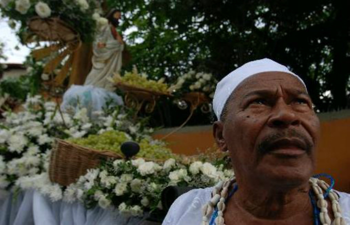 O Tata Raminho de Oxóssi conduz a cerimônia há mais de 30 anos. Cecilia de Sa Pereira/DP/D.A Pre
