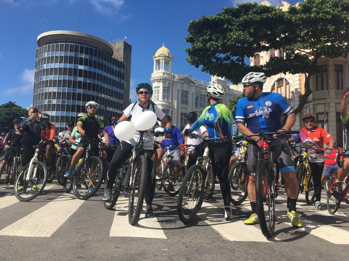 Ciclistas saíram em direção ao Palácio do Campo das Princesas, por volta das 8h30. Crédito: Alice de Souza/DP/Alice de Souza/DP Ciclistas saíram em direção ao Palácio do Campo das Princesas, por volta das 8h30. Crédito: Alice de Souza/DP/Alice de Souza/DP