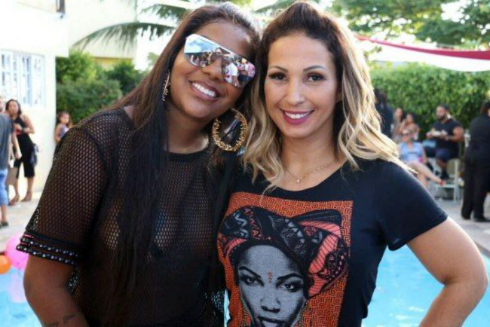Ludmilla presenteou Valesca com a letra de Meu Ex. Foto: Facebook/Reprodução