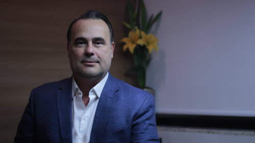 O médico Milton Souza Leão Júnior, do serviço de otorrinolaringologia do Hospital de Olhos de Pernambuco, o HOPE. Foto: Ademara Thalyta/DP