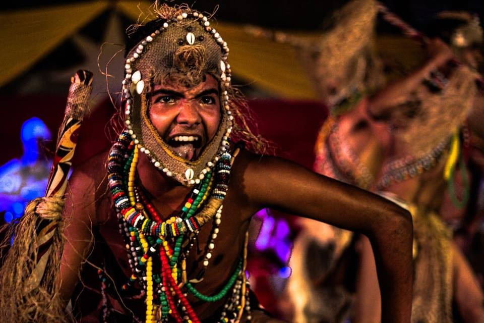 O Balé Afro Raízes mostrará a essência dos movimentos tribais africanos no baile. Foto: Reprodução/Facebook