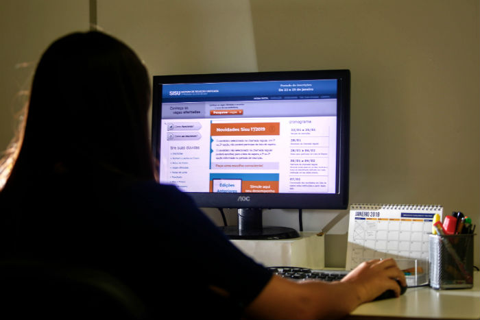 O sistema oferece um total de 235.476 vagas de 129 institui&ccedil;&otilde;es p&uacute;blicas de todo o pa&iacute;s. Foto: Leo Malafaia/Esp.DP./