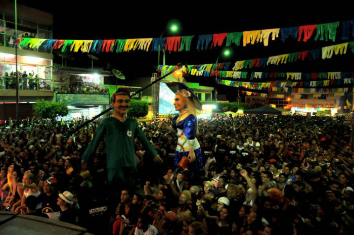 Principal atração do município é o bloco Mulher da Sombrinha. Foto: divulgação/