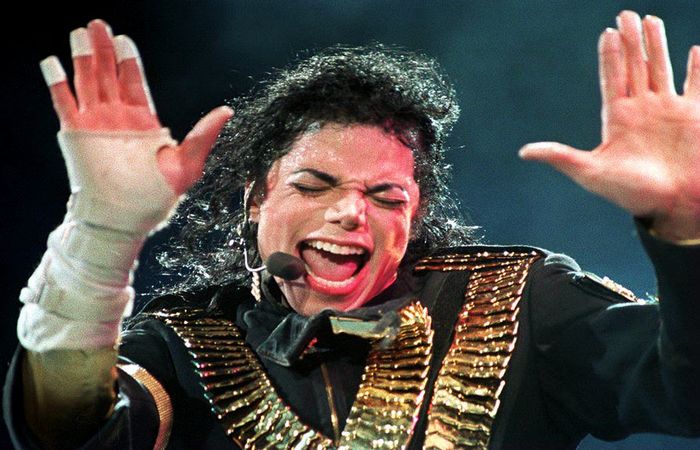 Jackson, que morreu em 25 de junho de 2009 depois de receber uma overdose do anestésico propofol, enfrentou várias acusações de abuso sexual infantil. Foto: STR / AFP/ Jackson, que morreu em 25 de junho de 2009 depois de receber uma overdose do anestésico propofol, enfrentou várias acusações de abuso sexual infantil. Foto: STR / AFP/