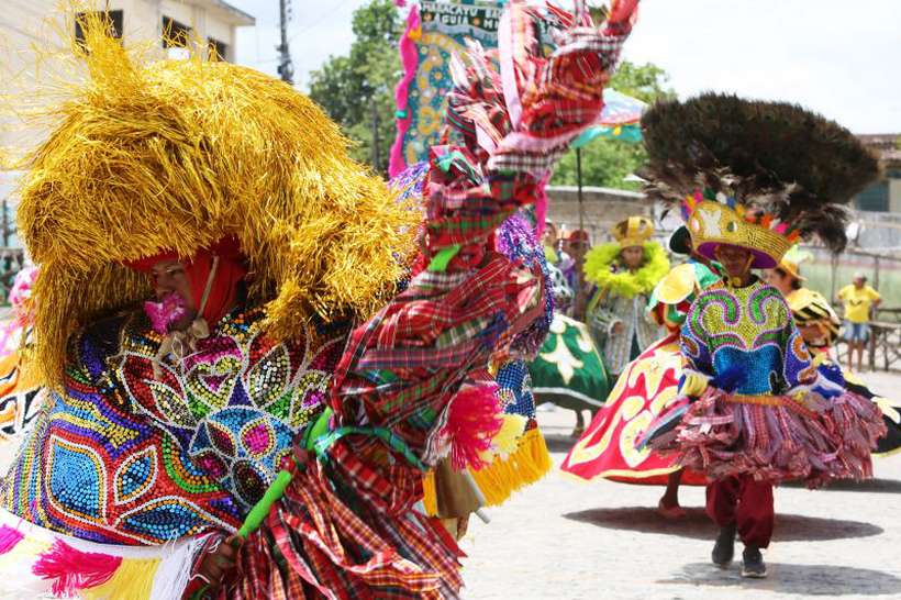 Apresentação de Maracatu em Nazaré da Mata, na Mata Norte de Pernambuco. Foto: Guga Matos/SeturPE