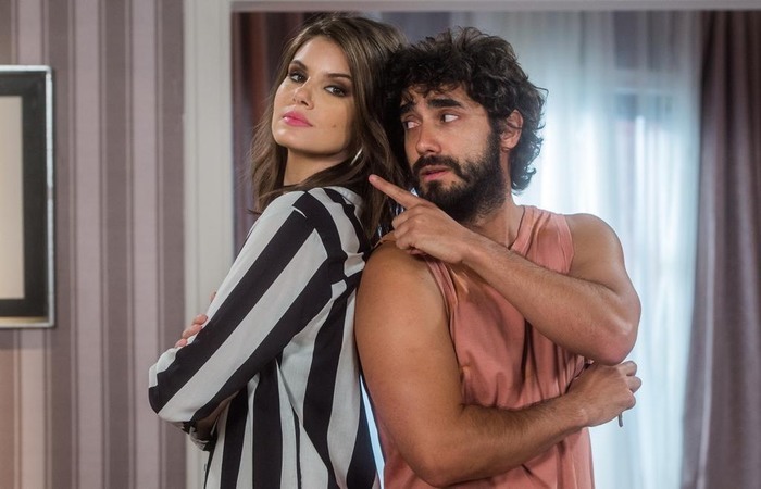 Camila Queiroz e Gabriel Godoy, Vanessa e Galdino em %u201CVerão 90%u201D, vão unir forças contra Jerônimo (Jesuíta Barbosa). Foto: Divulgação/ Camila Queiroz e Gabriel Godoy, Vanessa e Galdino em %u201CVerão 90%u201D, vão unir forças contra Jerônimo (Jesuíta Barbosa). Foto: Divulgação/