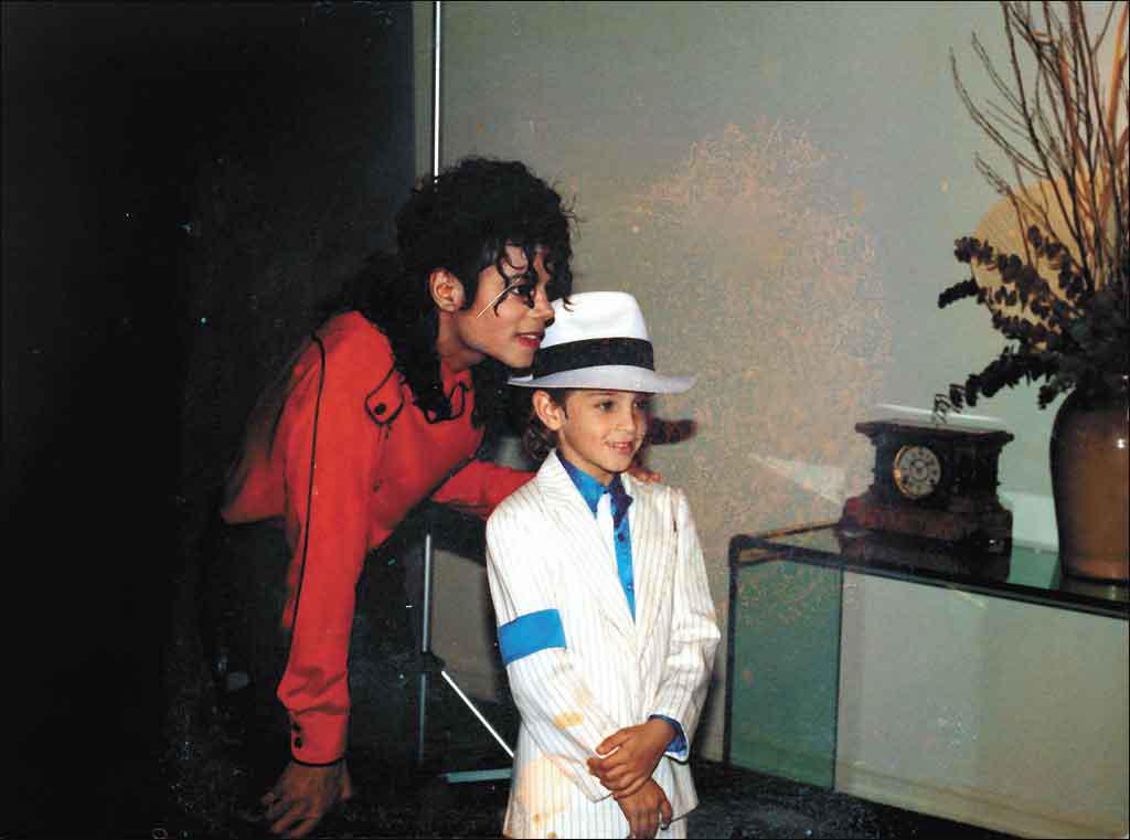 Em Deixando Neverland, dois homens relatam como o Rei do Pop abusou deles quando eram crianças. Rádios deixaram de tocar músicas do astro. Filme chega ao Brasil neste fim de semana. Foto: HBO/DIVULGAÇÃO/ Em Deixando Neverland, dois homens relatam como o Rei do Pop abusou deles quando eram crianças. Rádios deixaram de tocar músicas do astro. Filme chega ao Brasil neste fim de semana. Foto: HBO/DIVULGAÇÃO/