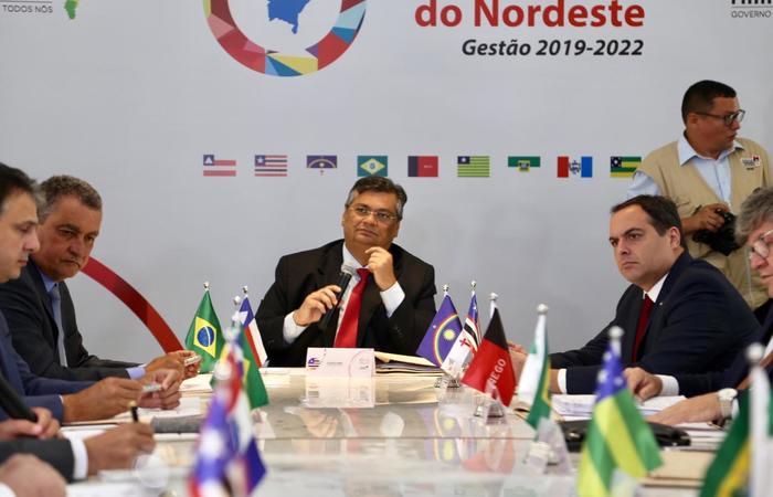 Governador de Pernambuco, Paulo C&acirc;mara, marca presen&ccedil;a no encontro. (Foto: Divulga&ccedil;&atilde;o / Governo do Maranh&atilde;o)/