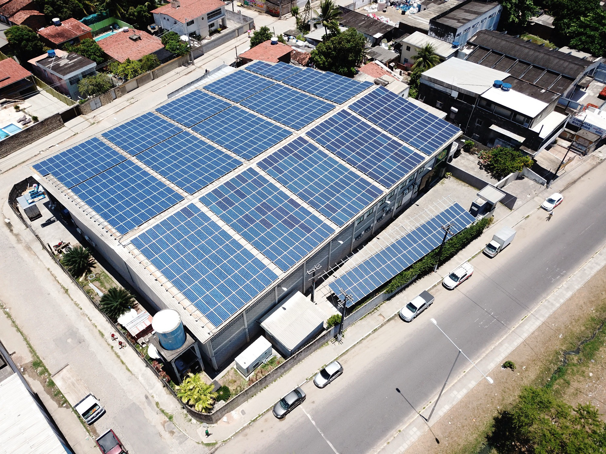 Maior painel solar entregue pela empresa conta com pot&ecirc;ncia instalada de 334,75 watt-pico. Foto: Ironildo Machado/Insole/Divulga&ccedil;&atilde;o./