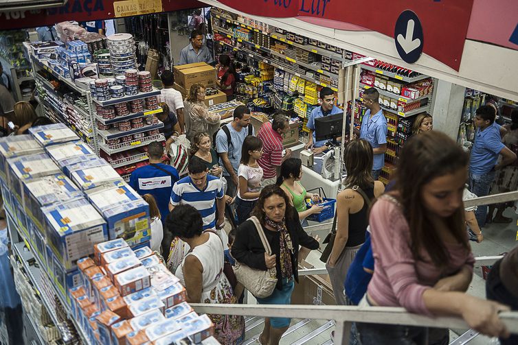 Intenção de Consumo caiu 0,4% de fevereiro para março, mas cresceu 11,4% em relação a março de 2018. Foto: Arquivo/Marcelo Camargo/Agência Brasil/EBC/ Intenção de Consumo caiu 0,4% de fevereiro para março, mas cresceu 11,4% em relação a março de 2018. Foto: Arquivo/Marcelo Camargo/Agência Brasil/EBC/