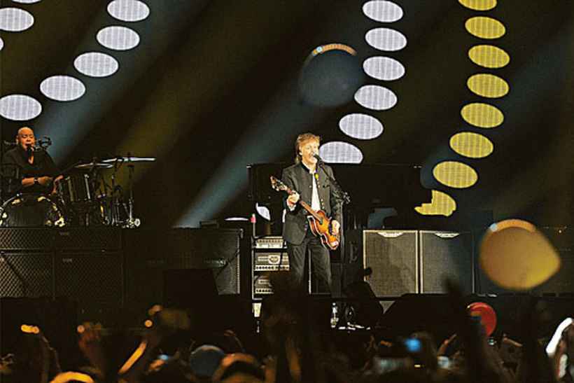 Show de Paul McCartney, no Mineirão, durante a turnê One on One: T4F, empresa responsável pelas apresentações do ex-Beatle, diz que taxa de ingresso é comum fora do Brasil. Foto: Ramon Lisboa/EM 2013 17/10/2017/ Show de Paul McCartney, no Mineirão, durante a turnê One on One: T4F, empresa responsável pelas apresentações do ex-Beatle, diz que taxa de ingresso é comum fora do Brasil. Foto: Ramon Lisboa/EM 2013 17/10/2017/
