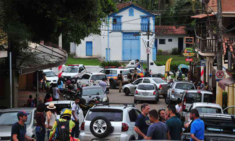 Duas ficam em Ouro Preto e uma em Nova Lima, no distrito de São Sebastião das Águas Claras, conhecido como Macacos. Sirenes foram acionadas. Foto: Gladyston Rodrigues/Estado de Minas/ Duas ficam em Ouro Preto e uma em Nova Lima, no distrito de São Sebastião das Águas Claras, conhecido como Macacos. Sirenes foram acionadas. Foto: Gladyston Rodrigues/Estado de Minas/