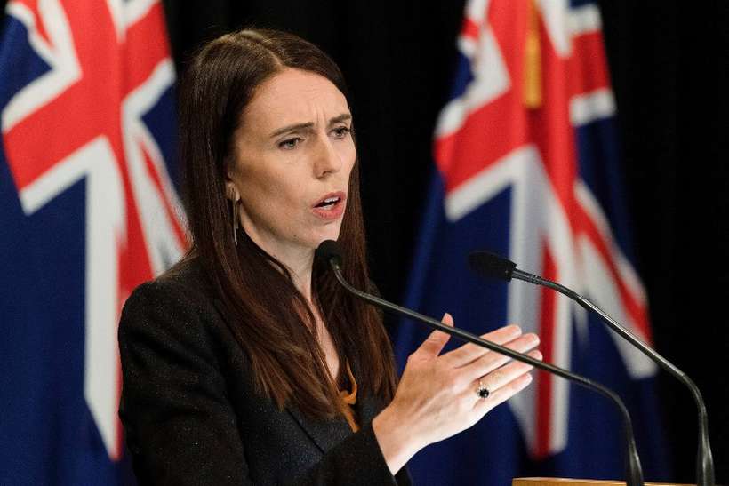Primeira-ministra da Nova Zelândia, Jacinda Ardern, fala à imprensa durante sua entrevista coletiva no Parlamento. Foto: Marty Melville/AFP/