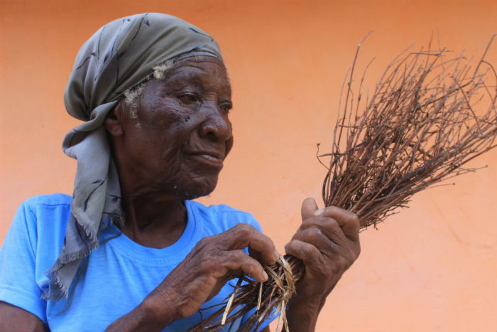 Judite é uma das moradoras mais antigas do povoado. Foto: Sandro Barros/ Judite é uma das moradoras mais antigas do povoado. Foto: Sandro Barros/