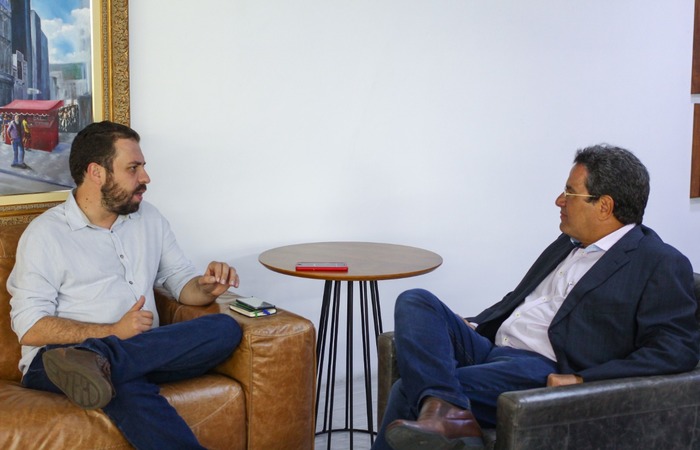 Guilherme Boulos esteve com o presidente do Diario, Alexandre Rands, na manhã desta quinta-feira (11). (Foto: Mandy Oliver/Esp.DP)/Guilherme Boulos esteve com o presidente do Diario, Alexandre Rands, na manhã desta quinta-feira (11). (Foto: Mandy Oliver/Esp.DP) Guilherme Boulos esteve com o presidente do Diario, Alexandre Rands, na manhã desta quinta-feira (11). (Foto: Mandy Oliver/Esp.DP)/Guilherme Boulos esteve com o presidente do Diario, Alexandre Rands, na manhã desta quinta-feira (11). (Foto: Mandy Oliver/Esp.DP)