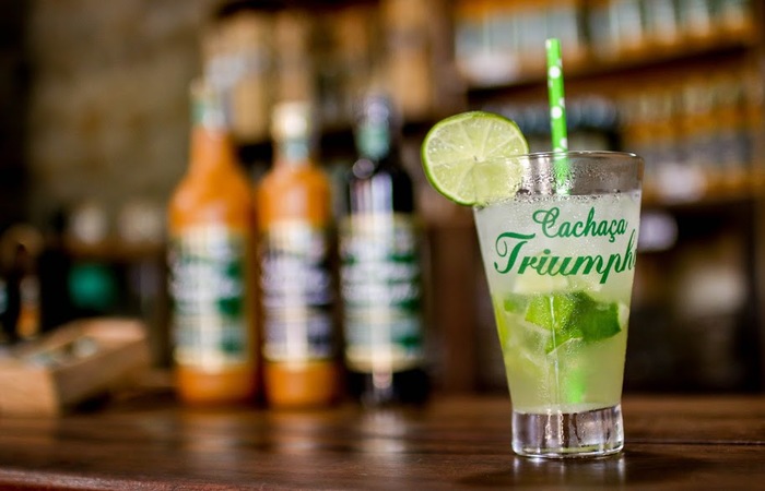 Cachaça Triumpho, primeira do segmento a ganhar o selo de certificação do INMETRO. Foto: Chico Andrade/SeturPE