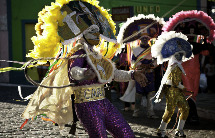 Personagens durante as festividades carnavalescas. Foto: Eric Gomes/Divulgação