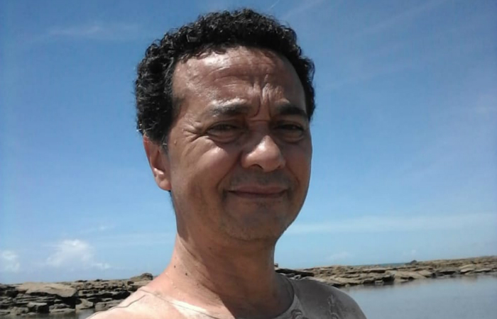 Luciano Lourenço de Lima, 54, trabalha na Câmara dos Deputados de Pernambuco e no Sindicato dos Técnicos de Enfermagem. Foto: Cortesia/ Luciano Lourenço de Lima, 54, trabalha na Câmara dos Deputados de Pernambuco e no Sindicato dos Técnicos de Enfermagem. Foto: Cortesia/