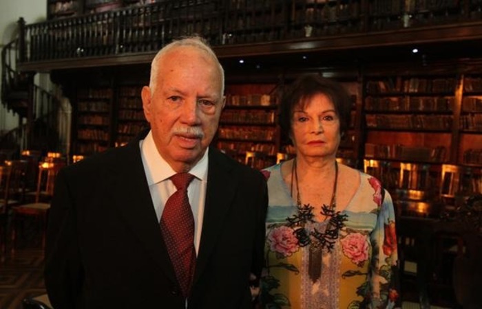Fernando Coelho ao lado da esposa Izolda durante o prêmio Orgulho de Pernambuco de 2017 (Foto: Nando Chiappetta/DP)