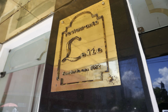 O restaurante, localizado na Praça Joaquim Nabuco, bairro de Santo Antônio, foi fundado em 1882. Foto: Leandro de Santana/Esp.DP.