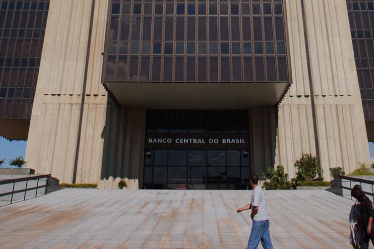 Instituições financeiras consultadas pelo Banco Central estimam que a Selic deve permanecer este ano no atual patamar: 6,5%. Foto: Wilson Dias/Agência Brasil/ Instituições financeiras consultadas pelo Banco Central estimam que a Selic deve permanecer este ano no atual patamar: 6,5%. Foto: Wilson Dias/Agência Brasil/