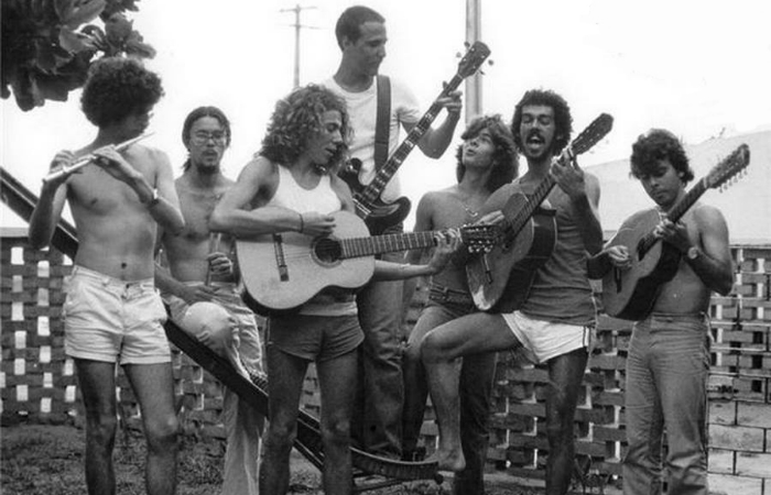 Banda Flor de Cactus, década de 70. Em destaque, Lenine no violão de camiseta branca/Foto: Reprodução da Internet