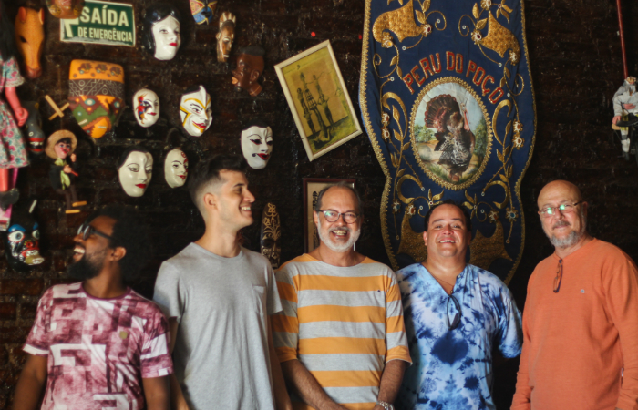 Leo Araújo, Rafael Aragão, George Aragão, Bruno Simpson e Caca Barreto são alguns integrantes da atual formação da Flor de Cactus