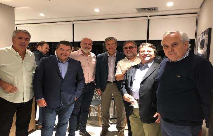 Foto: Marcelo Meira, Marcos Quintela (Y&R),Tufi Habid(Tupi), Agrício Neto (Claro TV), Marcelo Mainardi, Marco Panza(CIEE) e Josemar Gimenez(Tupi) / Crédito Canal 1